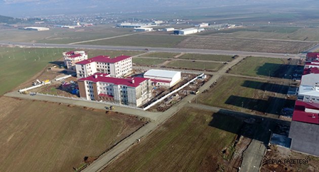 DULKADİROĞLU’NDAN HASTANE BÖLGESİNE YENİ YOLLAR
