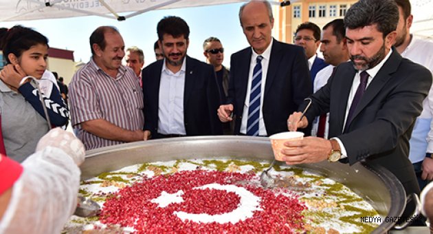 DULKADİROĞLU’NDAN ÖĞRENCİLERE AŞURE