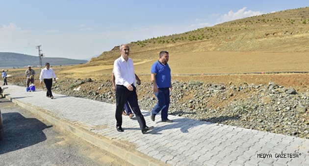 DULKADİROĞLU'NDA KIRSAL MAHALLELERE YATIRIM SÜRÜYOR