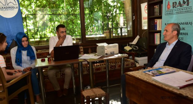 DULKADİROĞLU'NDAN EĞİTİM HAYATINI PLANLAYAN ÖĞRENCİLERE BÜYÜK DESTEK