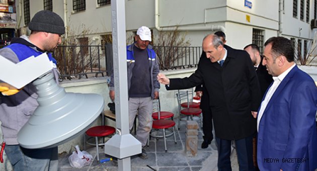 DULKADİROĞLU'NUN CADDE VE SOKAKLARI BİR BİR YENİLENİYOR