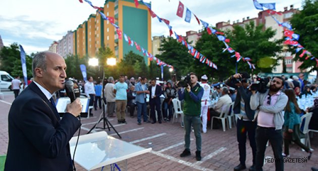 DULKADİROĞLU'NUN İFTAR SOFRASI DOĞUKENT'TE KURULDU