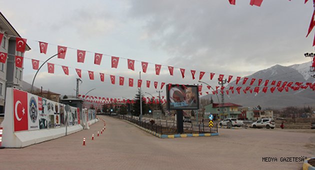 EKİNÖZÜ’NDE YER BEYAZ GÖK KIRMIZI