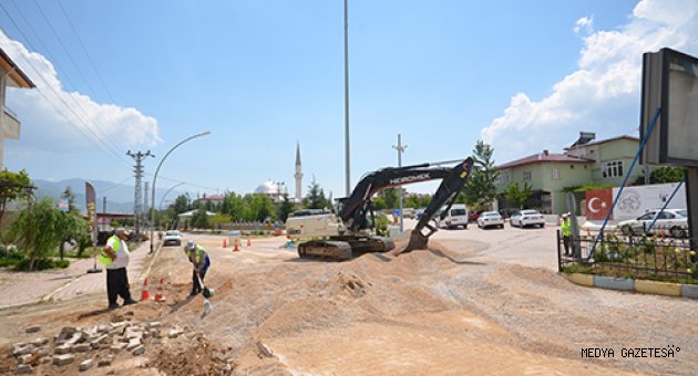 EKİNÖZÜ'NDE İÇME SUYU ÇALIŞMALARINA BAŞLANDI