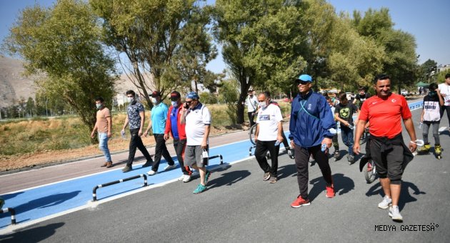 Elbistan Belediyesi, Avrupa Hareketlilik Haftası yürüyüşü düzenledi