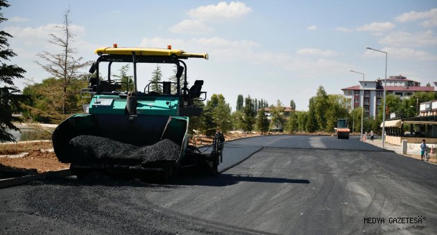 Elbistan’da bir mahalle daha tozdan kurtarılıyor