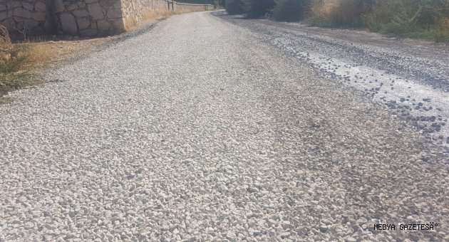 Elbistan’da Grup Yolları Asfaltlanıyor