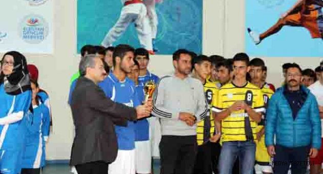 ELBİSTAN FUTSAL'DA BİRİNCİLERİNİ SEÇTİ