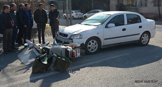 Elbistan'da otomobil ile motosiklet çarpıştı: 1 yaralı