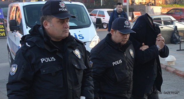 Emekli öğretmenin düşürdüğü çantayı çalan zanlı yakalandı