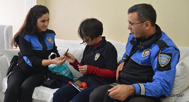 Emniyet ekiplerinden polislik hayali kuran engelli kadına sürpriz