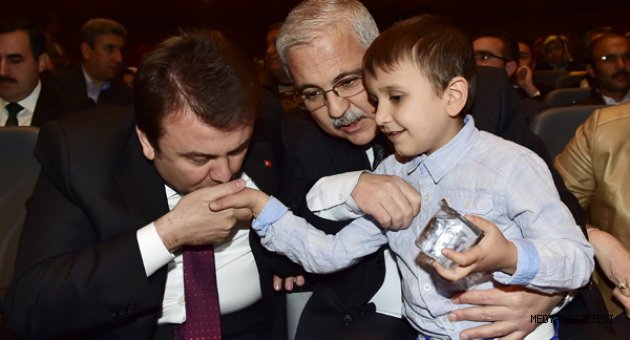 ENGELLİLER GÜNÜNE COŞKULU KUTLAMA