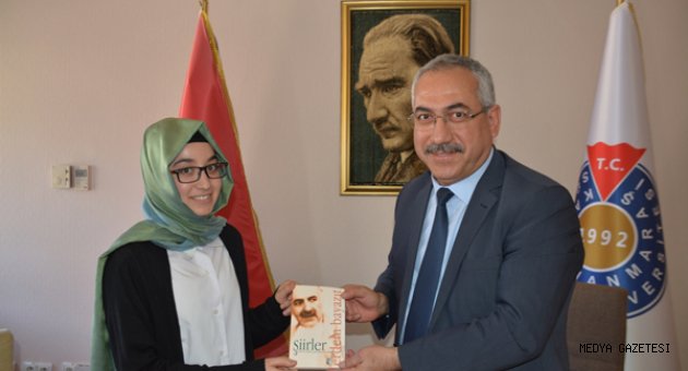 Erdem Beyazıt Anadolu Lisesi Öğrencileri Rektör Deveci’yi Ziyaret Etti