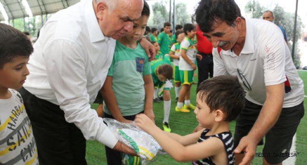 ERDEMLİ BELEDİYESİ ÇOCUKLARI SEVİNDİRDİ