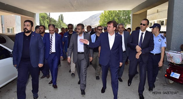 ESKİ BAKAN ÜNAL İNCELEMELERDE BULUNDU