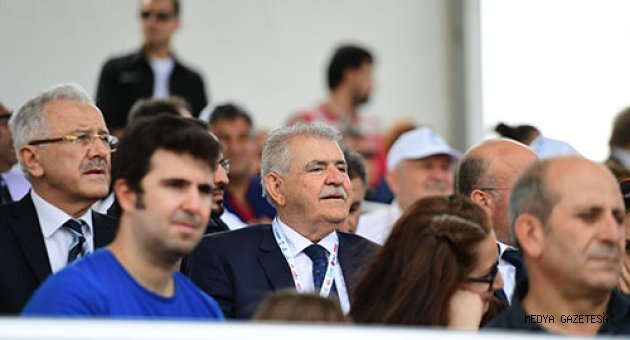 ETNOSPRO KÜLTÜR FESTİVALİ’NE ONİKİŞUBAT DAMGASI