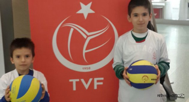 Fabrika Voleybol Okulu Piazza’da tanıtıldı