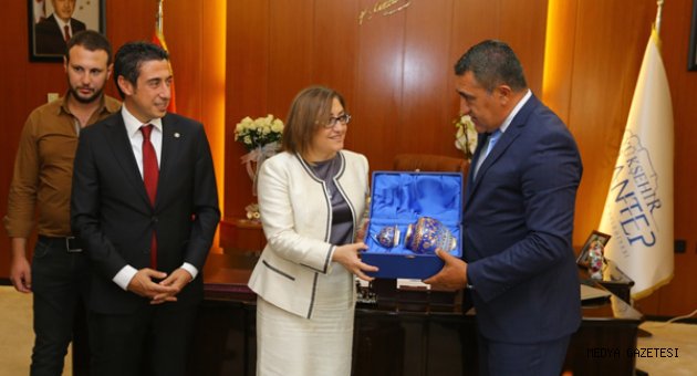 GAZİ MUHTARPAŞA ESNAFINDAN ŞAHİN’E TEŞEKKÜR ZİYARETİ