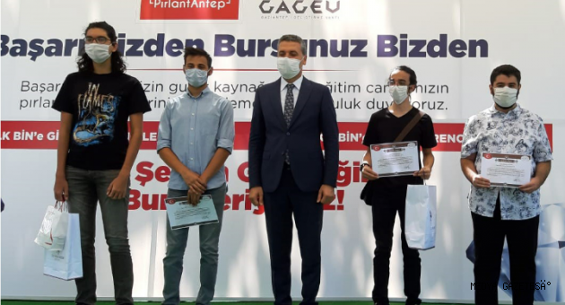 GAZİANTEP’TE YKS’DE İLK 5,000’E GİREN ÖĞRENCİLERE BURS