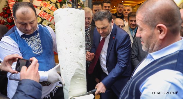 Gaziosmanpaşa Belediye Başkanı Etlioğulları Kurdelasını kesti