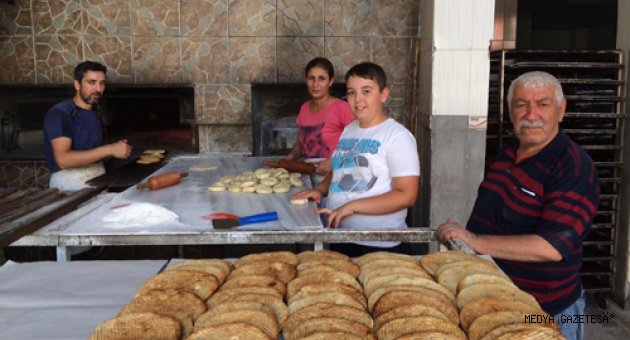 GEÇMİŞTEN GÜNÜMÜZE PAZARCIK'TA FIRINCI VE PASTANECİ ESNAFI