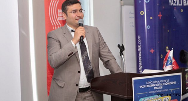 GENÇLER, YAZILI BASININ GELECEĞİNİ ANTALYA’DA KONUŞTU