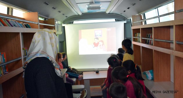 Gezici Kütüphane Türkoğlu Mahallelerinde…