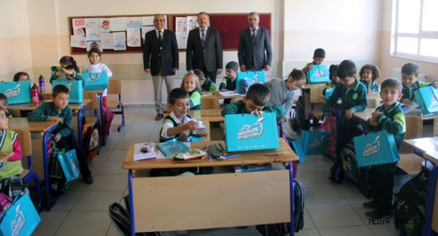Göksun Belediyesinden Bin Öğrenciye Kırtasiye Yardımı