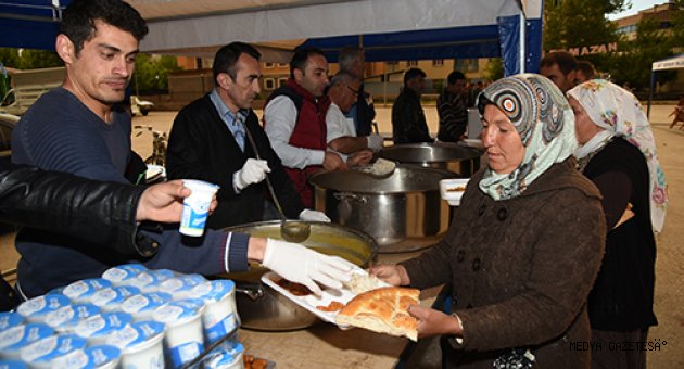 Göksun’da İftar Geleneği Sürüyor
