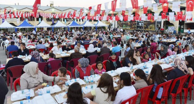 GÖKSUN’DA İFTAR YEMEĞİ