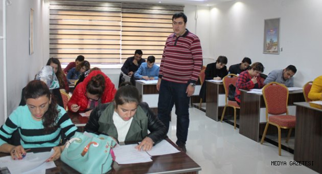 GÖKSUN’DA MEYVE AĞAÇLARINDA GÜBRELEME KURSU DÜZENLENDİ