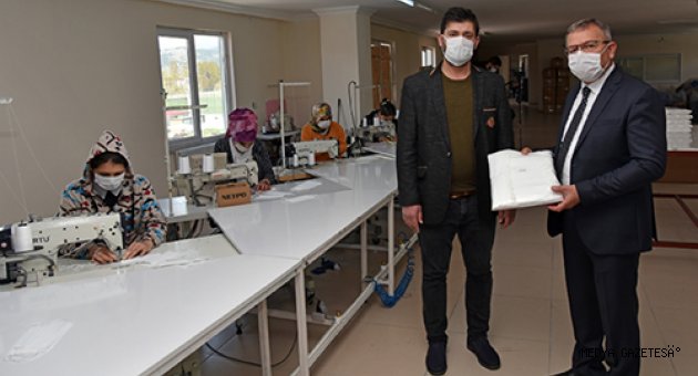 GÖKSUN TEKSTİL ATÖLYESİNDE 10 BİN ADET MESKE ÜRETİLDİ