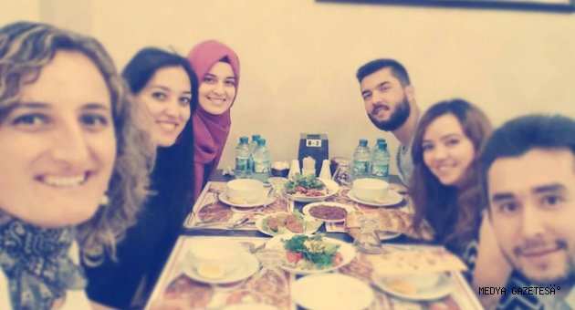 GÖNÜLLÜ GENÇ GİRİŞİMCİLER DERNEĞİ DUALARLA İFTAR YAPTILAR
