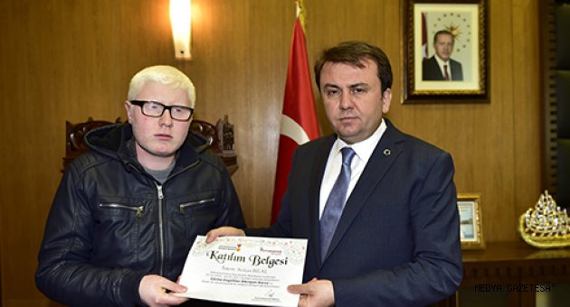 GÖRME ENGELLİLERDEN BAŞKAN ERKOÇ’A ZİYARET