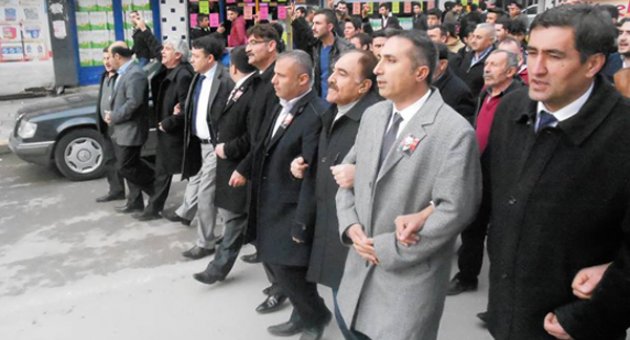 Gürz: Şehitlerimiz Kalbimizde Yaşıyor