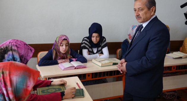 HAFIZLIK DERNEĞİNDEN KUR’AN KURSUNA ANLAMLI YARDIM