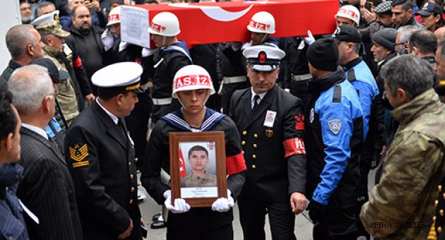 Hakkari'de şehit düşen sözleşmeli er Kaplan son yolculuğuna uğurlandı