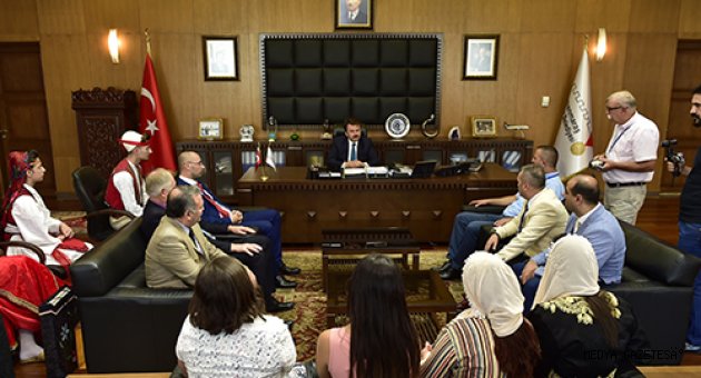 HALK DANSLARI TOPLULUKLARINDAN BAŞKAN ERKOÇ’A ZİYARET