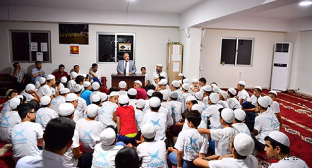 HANEFİ MAHÇİÇEK, TÜRKİYE GENÇLİK VAKFI (TÜGVA) ÖĞRENCİLERİ İLE BİR ARAYA GELDİ