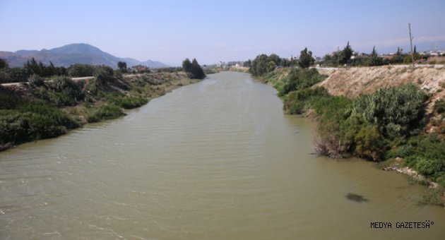 Hatay'da nehre giren çocuk boğuldu