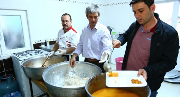HÜYÜKLÜ MAHALLESİ’NDE İFTAR