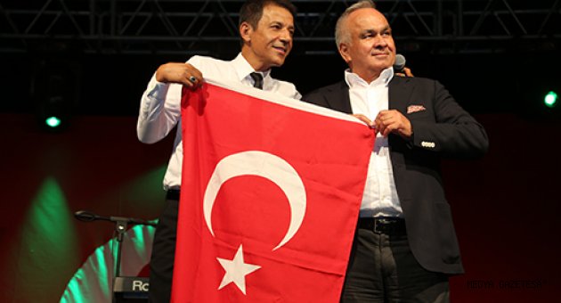 İKİ BAYRAM BİR ARADA