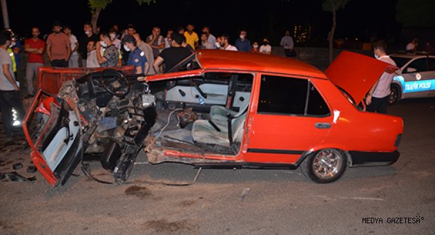 İkiye bölünen otomobilden sağ kurtuldu