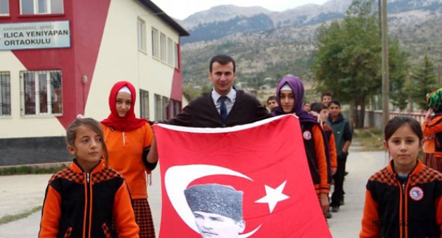 Ilıca Yeniyapan Ortaokulu’ndan Bayrak Yürüyüşü