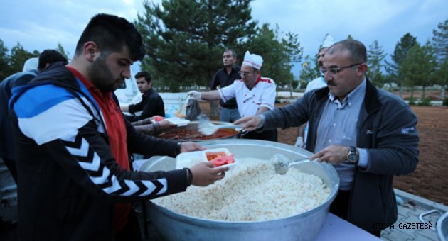 İLK İFTAR SOFRASI R4BI4 PARKINDA KURULDU…