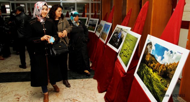 İNSAN KONULU FOTOĞRAF SERGİSİNİ GEZDİLER…