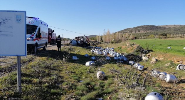 Isparta'da devrilen boş tüp yüklü kamyonun sürücüsü öldü