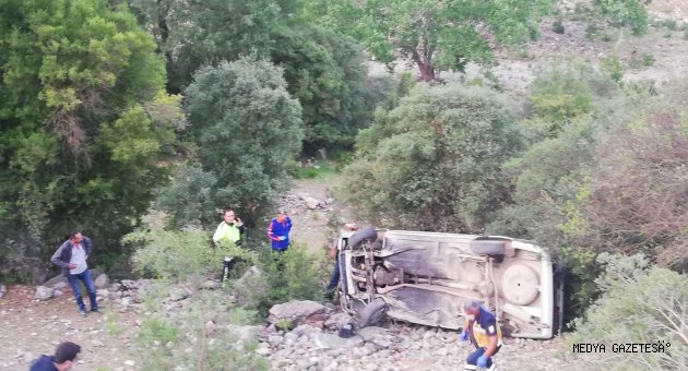 Isparta'da otomobil şarampole devrildi: 1 ölü, 1 yaralı