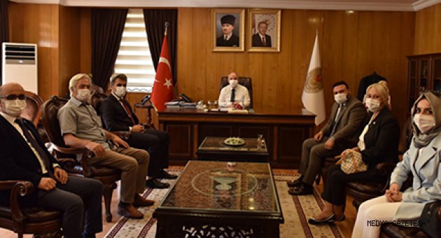 İYİ PARTİ VE YÖNETİM KURULU ÜYELERİ; VALİ COŞKUN’A ZİYARET