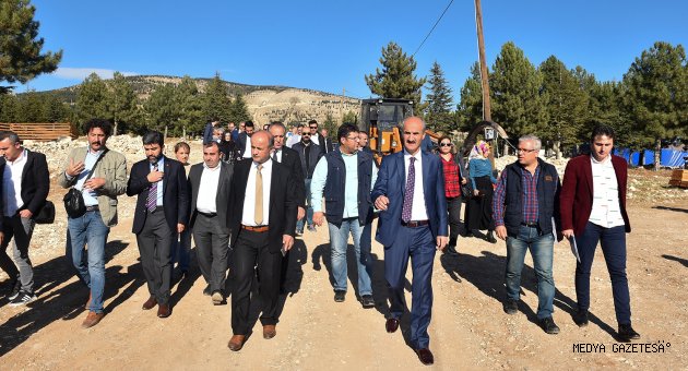 KAHRAMANAMRAŞLI GAZETECİLER YALNIZ ARDIÇ MESİRE ALANINI GEZDİ